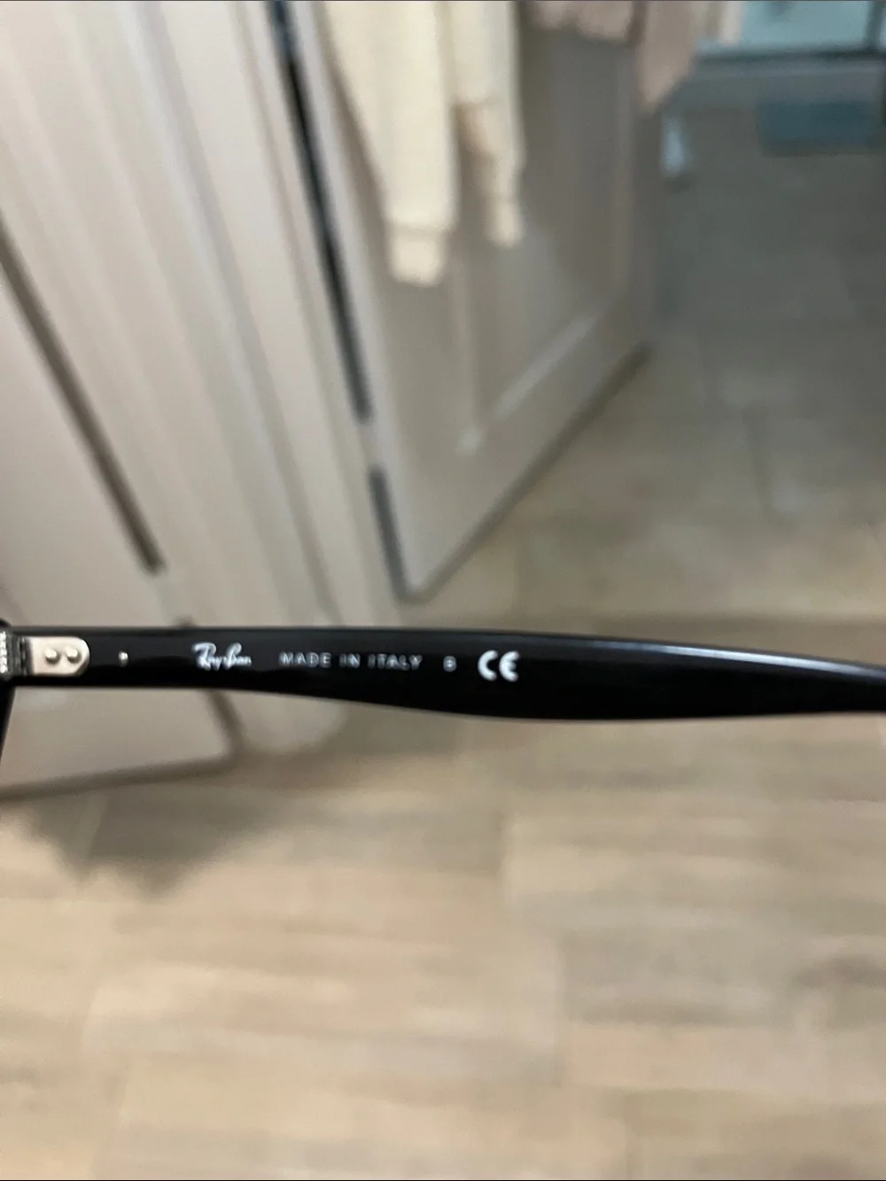 Ray-Ban all black Lady Burbank - Picture 7 of 9